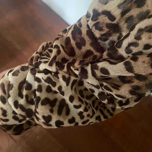 Zara Cheetah button down - Picture 3 of 6
